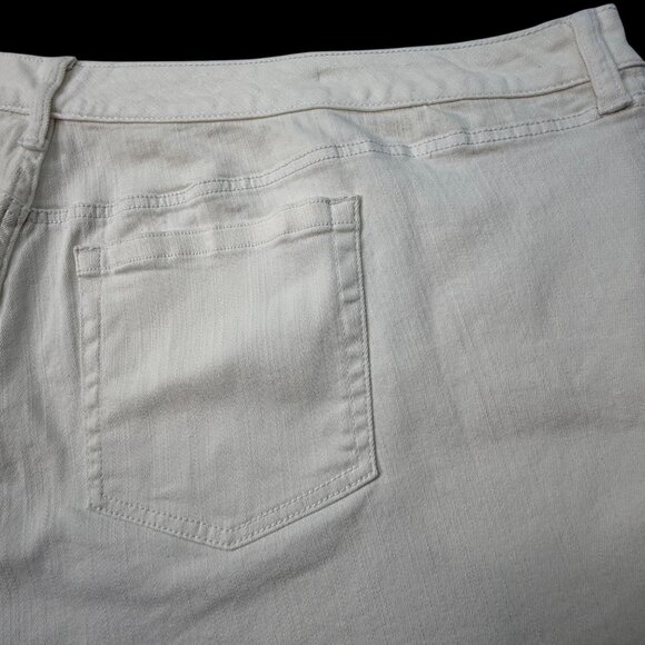 Torrid White Denim Shorts NEW Lace Up Pockets Women’s 30 - Picture 7 of 11